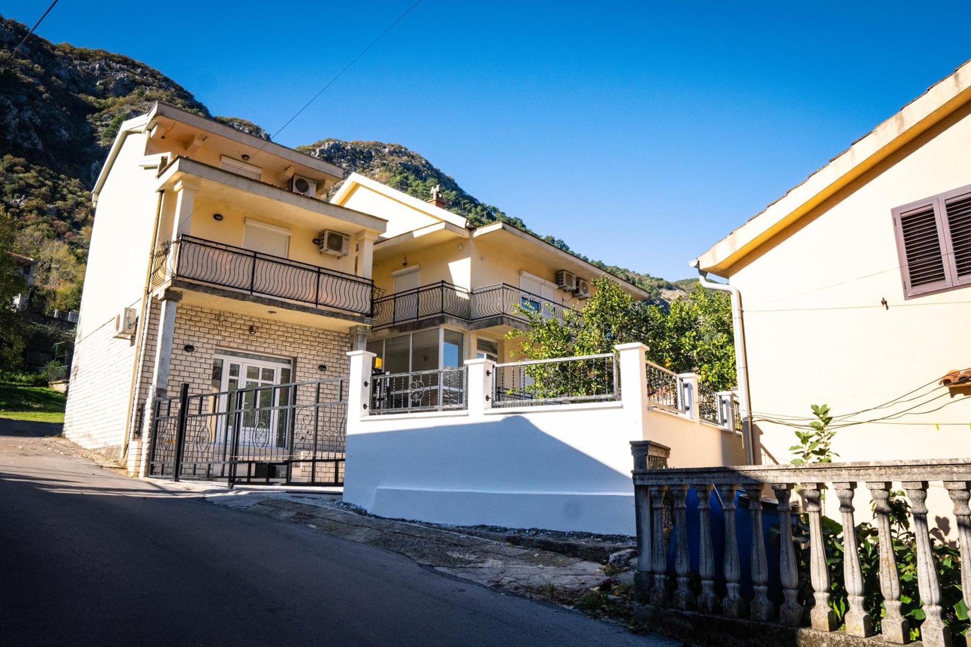 Apartamento Bugi Kotor Exterior foto